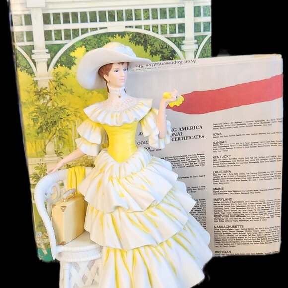 Avon' 1990 President's Club Miss P.E. Albee Award USA Today List of Awardees - Picture 1 of 5